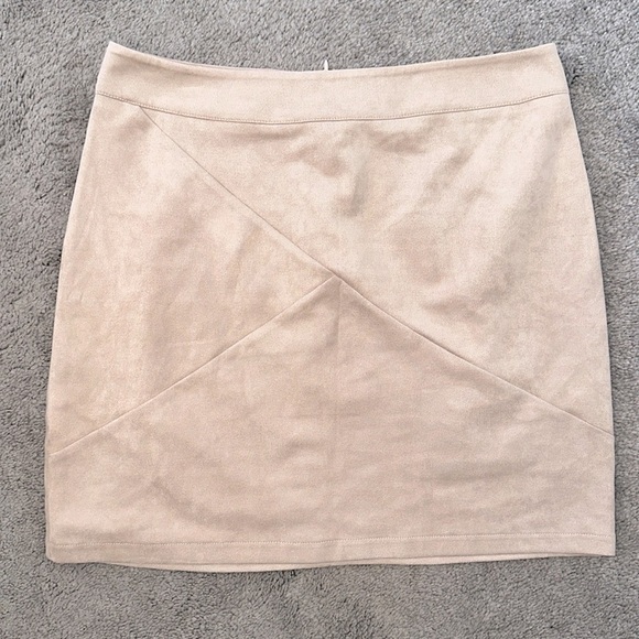 Dresses & Skirts - MANGOPOP HIGH WAISTED SKIRT
